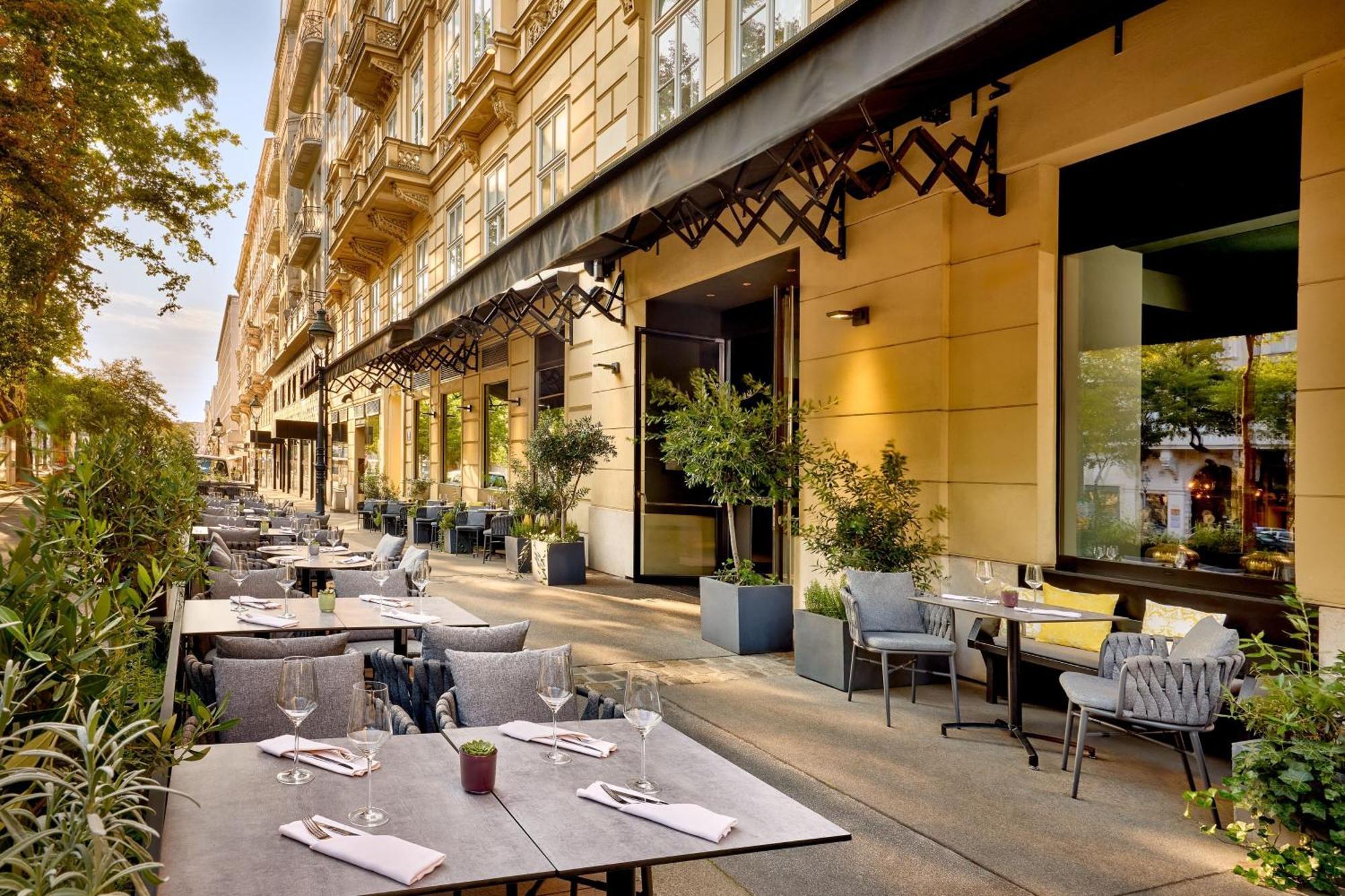 Le Meridien Βιέννη Εξωτερικό φωτογραφία The Terrace at Mandarin Oriental, Munich