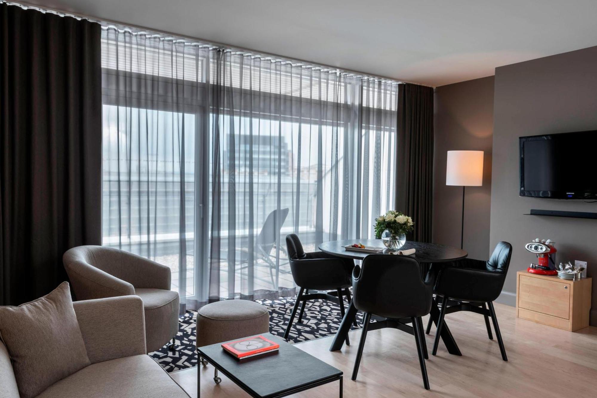 Le Meridien Βιέννη Εξωτερικό φωτογραφία A suite at the hotel