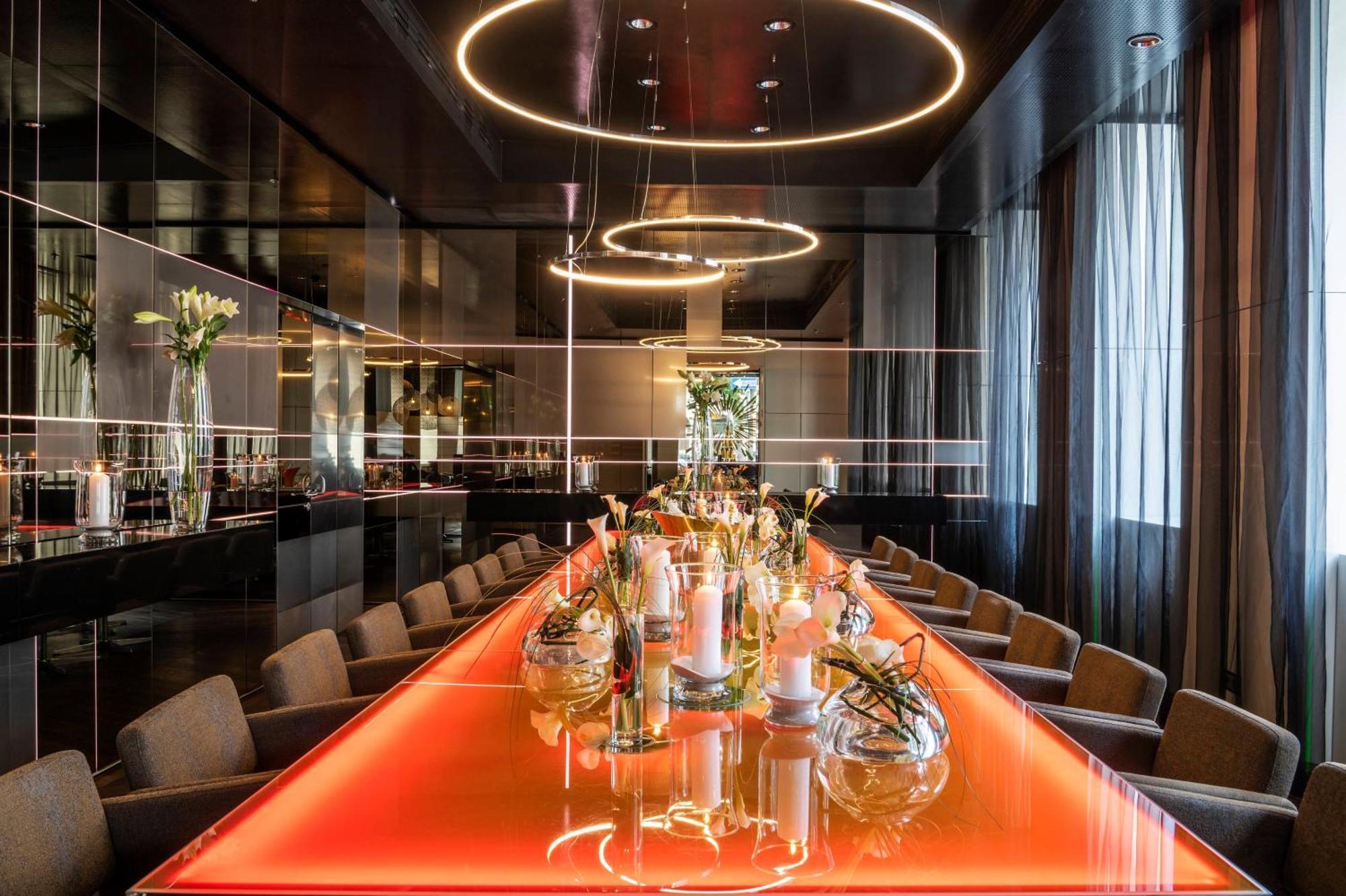 Le Meridien Βιέννη Εξωτερικό φωτογραφία The lounge at the airport