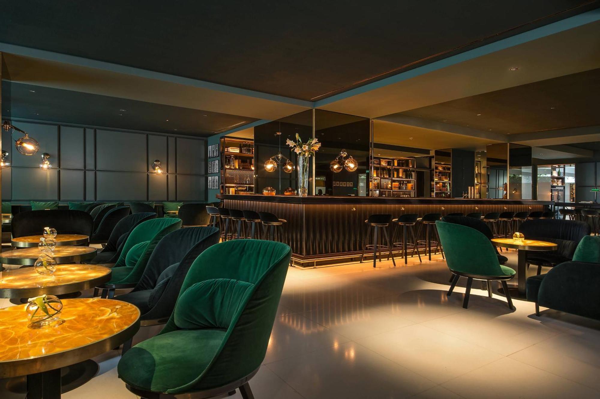 Le Meridien Βιέννη Εξωτερικό φωτογραφία The bar at the 100 Queen's Gate
